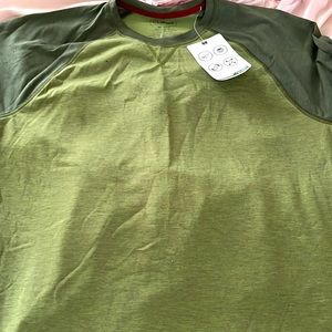 NWT moisture wicking short sleeve shirt! LL Bean